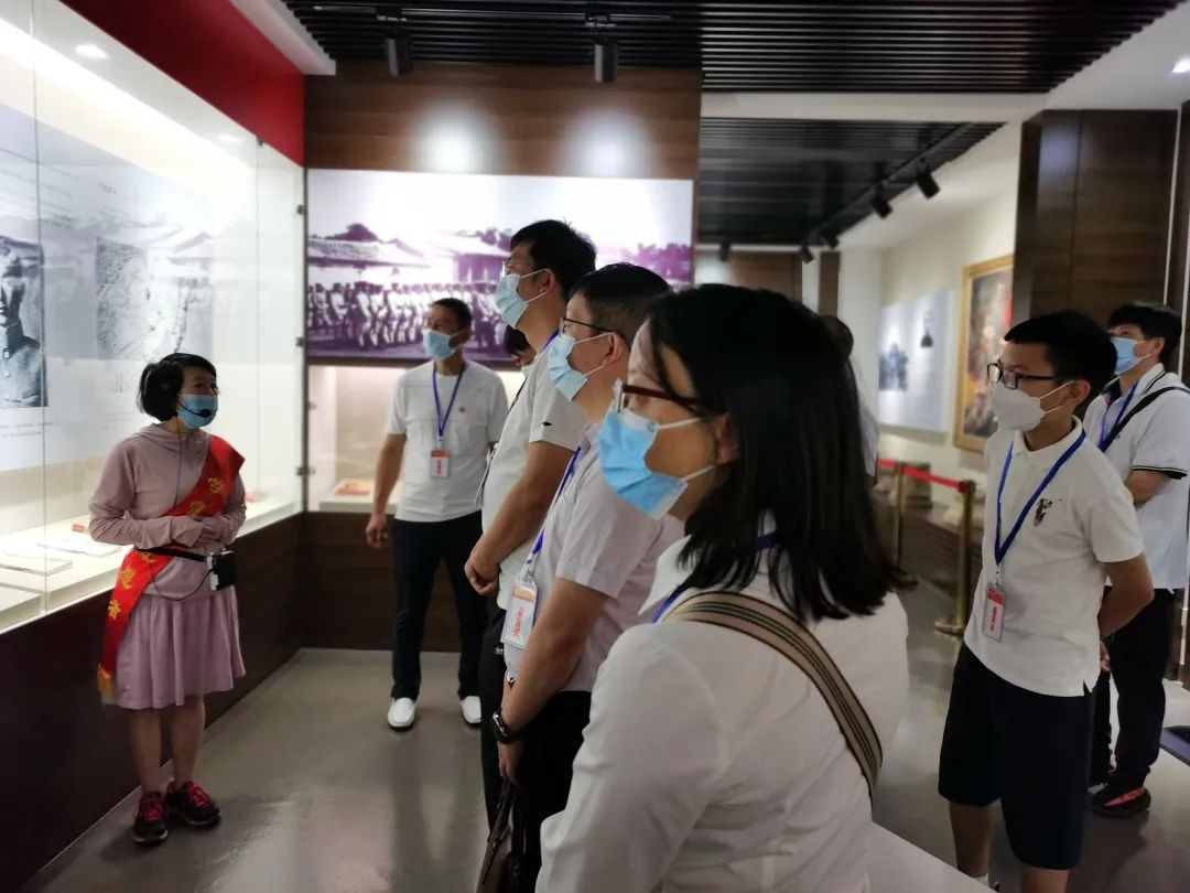 六直管开展“循伟人足迹  罗致精神情力”主题党日运动1.jpg