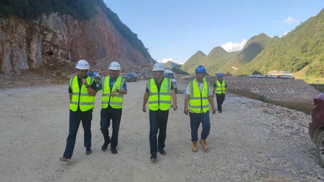 2022-10-05-李元鸿带队到那兴项目开展国庆时代综合检查.jpg